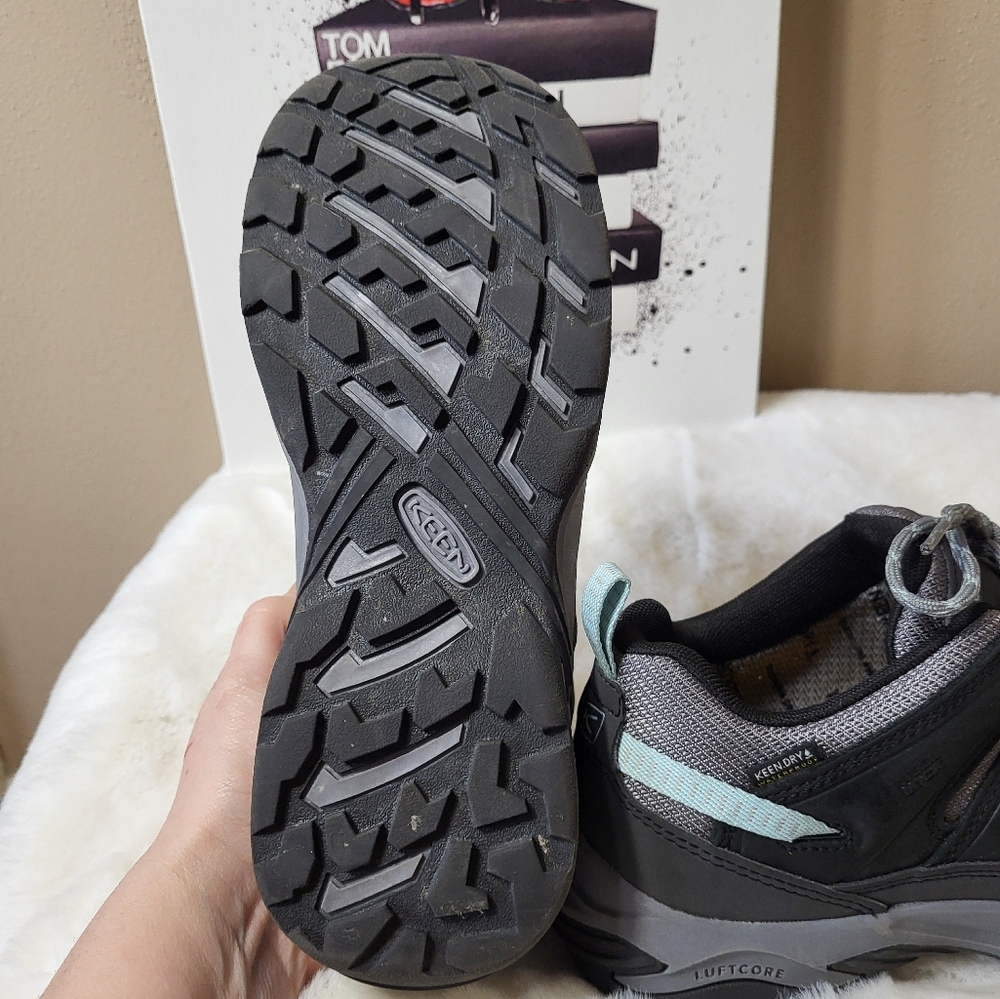 Keen Women's Waterproof Circadia Boots Sz 9